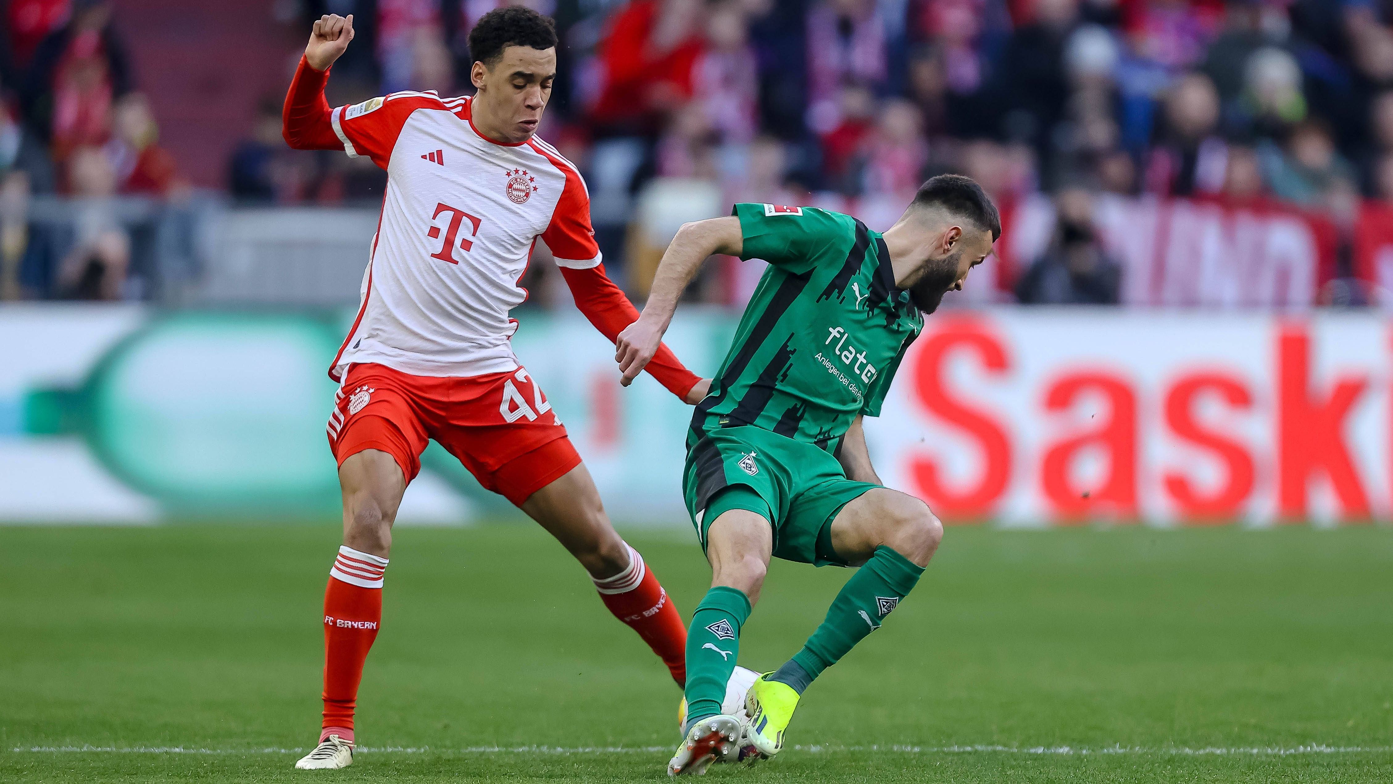 <strong>Jamal Musiala</strong><br>Der Nationalspieler rochiert viel und kommt eher über außen. Wie immer viel in Bewegung, bleibt in der ersten Halbzeit aber immer wieder hängen. Kommt erstmals nach der Pause durch und trifft das Außennetz (48.). Auch danach bleibt die zündende Idee aus, zudem mit Abstand die meisten Ballverluste bei Bayern. <strong><em>ran</em>-Note: 4</strong>