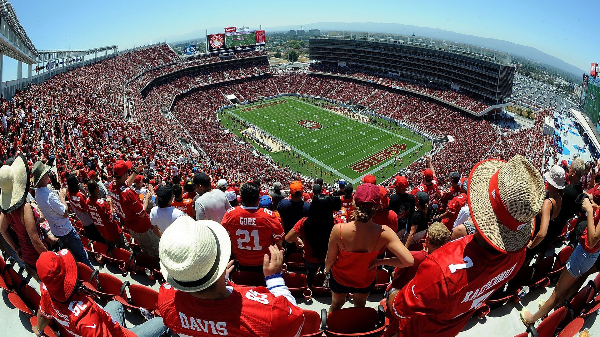 
                <strong>Platz 2 (geteilt): San Francisco 49ers</strong><br>
                &#x2022; Stadion: Levi's-Stadium<br>&#x2022; Preis für ein kleines Bier: 11,50 Dollar <br>
              