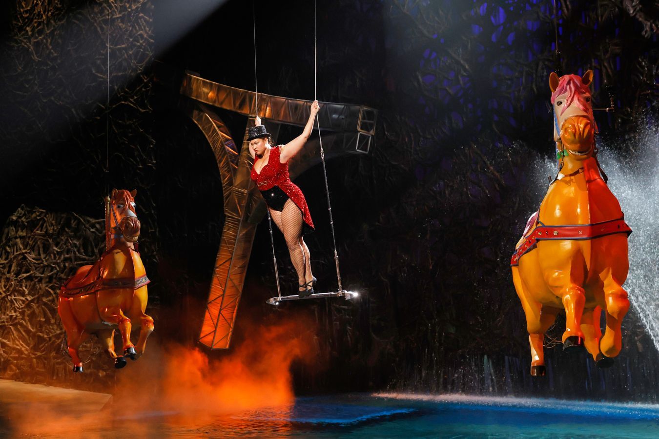 Vivien gibt alles auf der "Cirque du Soleil"-Schaukel in Woche 17.