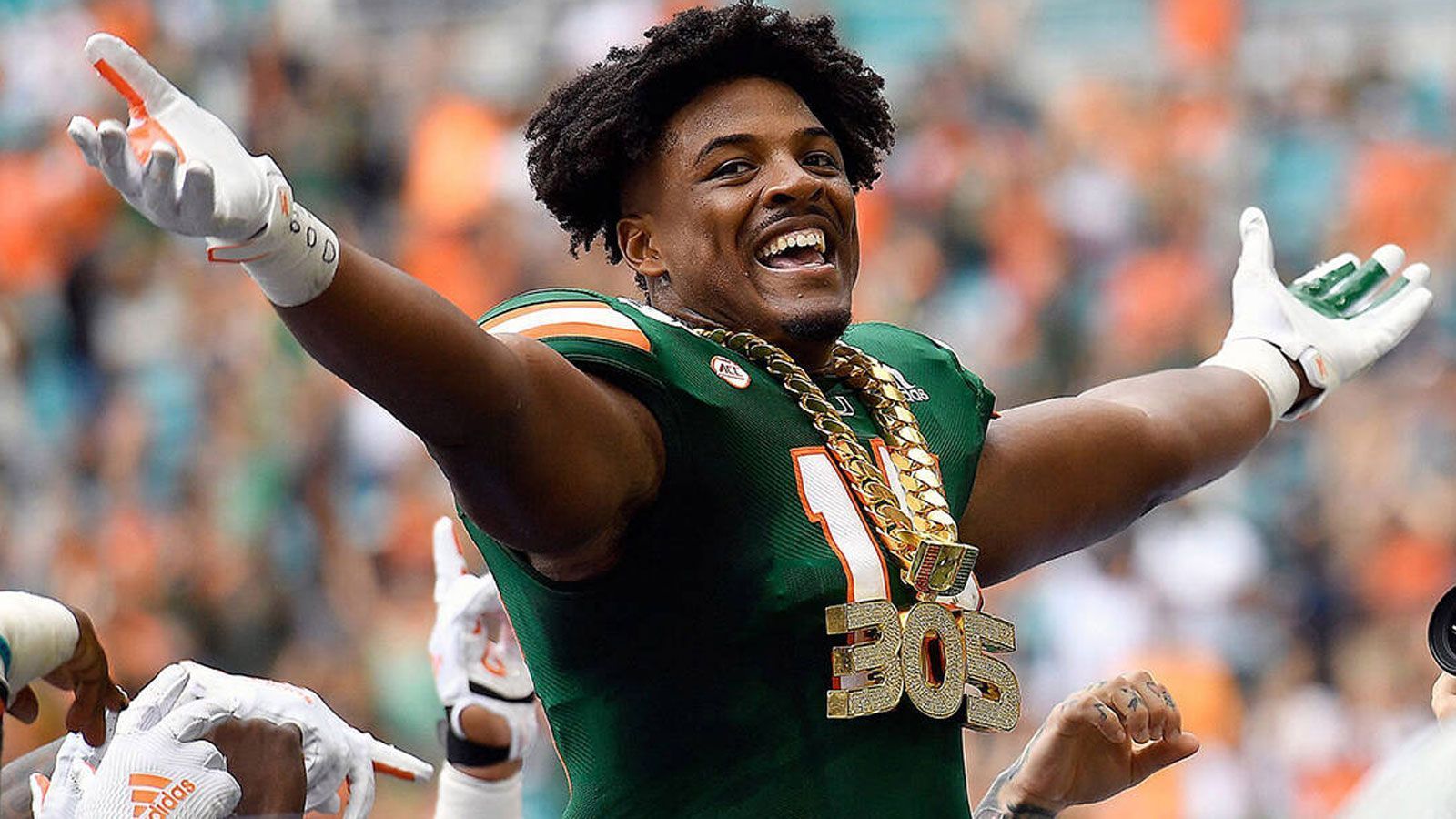 
                <strong>23. Pick: New York Jets -  Gregory Rousseau (Defensive End)</strong><br>
                Der Pass Rusher bringt extreme Anlagen mit. Rousseau ist 2,01 Meter groß, hat eine extreme Spannweite und einen sehr guten Antritt. Die geringe Erfahrung von nur einer kompletten Saison am College birgt Fragezeichen, die Athletik ist jedoch beeindruckend.
              