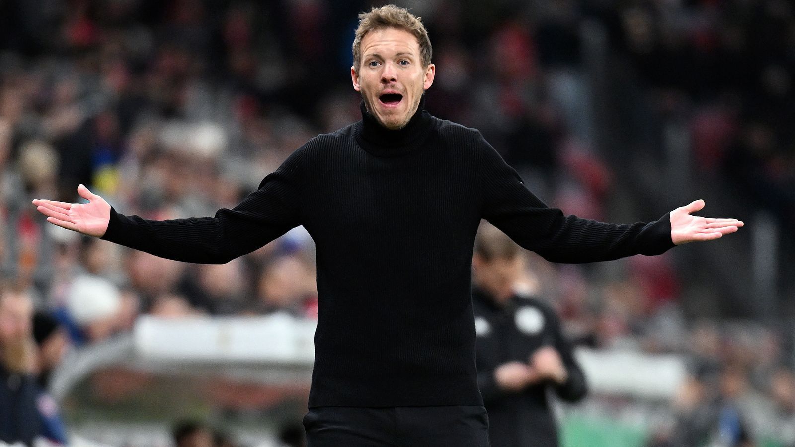 
                <strong>Pressestimmen zum Bayern-Aus von Trainer Julian Nagelsmann</strong><br>
                ITALIENGazzetta dello Sport: "Bayern trennt sich überraschend von Nagelsmann: Tuchel kommt als Nachfolger."Corriere dello Sport: "Sensation bei Bayern: Nagelsmann entlassen, Tuchel an seiner Stelle"
              