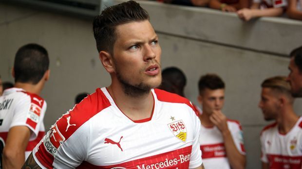 
                <strong>Daniel Ginczek (VfB Stuttgart)</strong><br>
                Daniel Ginczek (VfB Stuttgart): In der Offensive sind die Schwaben für Zweitliga-Verhältnisse - trotz des Abgangs von Timo Werner zu RB Leipzig - sehr gut aufgestellt. Ginczek hat schon in der Vergangenheit seine Torgefährlichkeit bewiesen, wurde aber auch immer wieder durch schwere Verletzungen zurückgeworfen. 
              