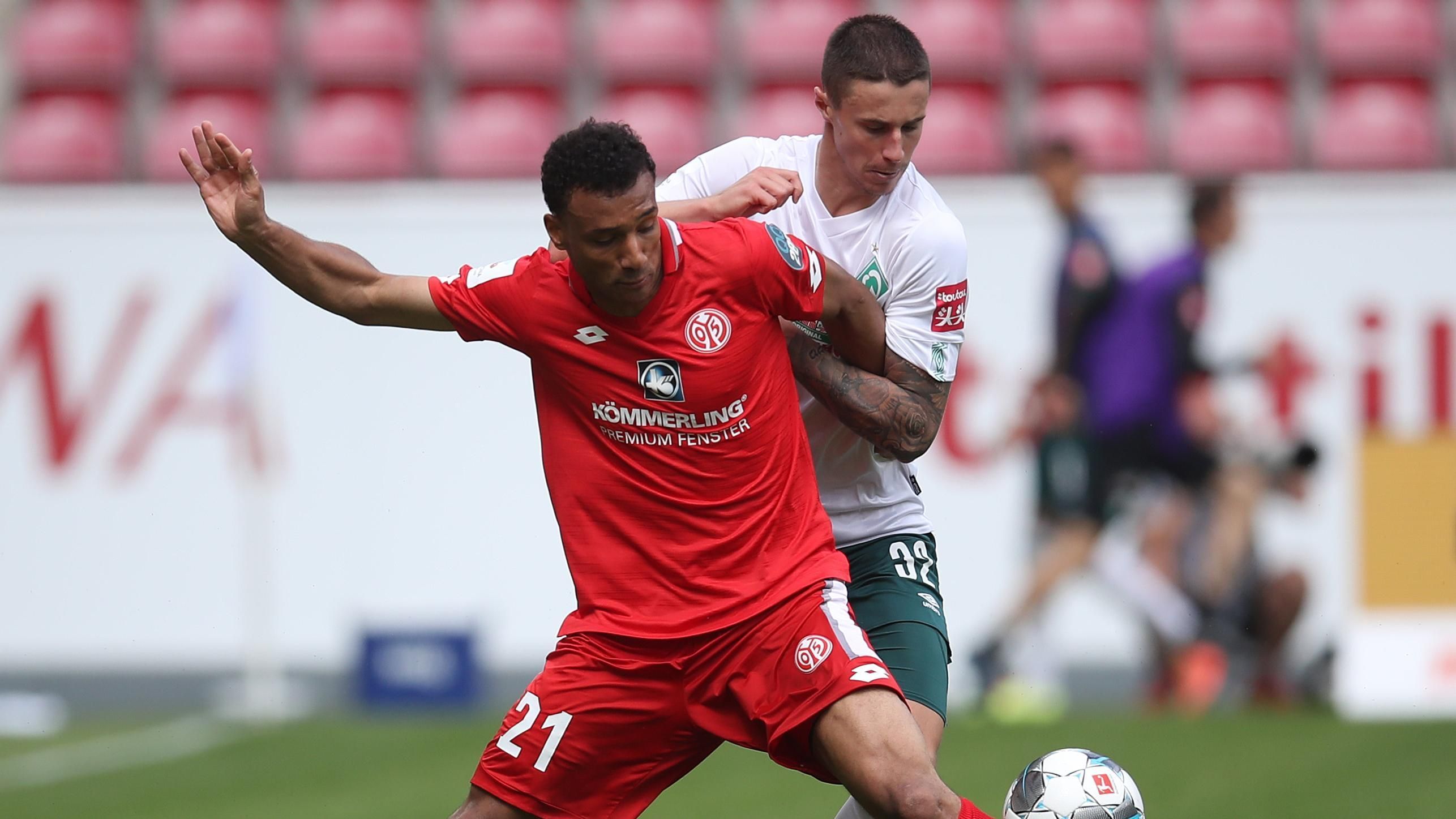 
                <strong>Marco Friedl </strong><br>
                Der Außenverteidiger hat seine Seite nicht im Griff. Der erste gefährliche Angriff der Mainzer geschieht über seine Seite. Nach der Verletzung von Gebre Selassie muss er von der linken auf die rechte Seite wechseln. Offenbar hat ihm das geholfen: In der zweiten Halbzeit trägt er viel zum Offensivspiel bei. Dennoch erfolgt nach 81 Minuten die Auswechslung. ran-Note: 4 
              