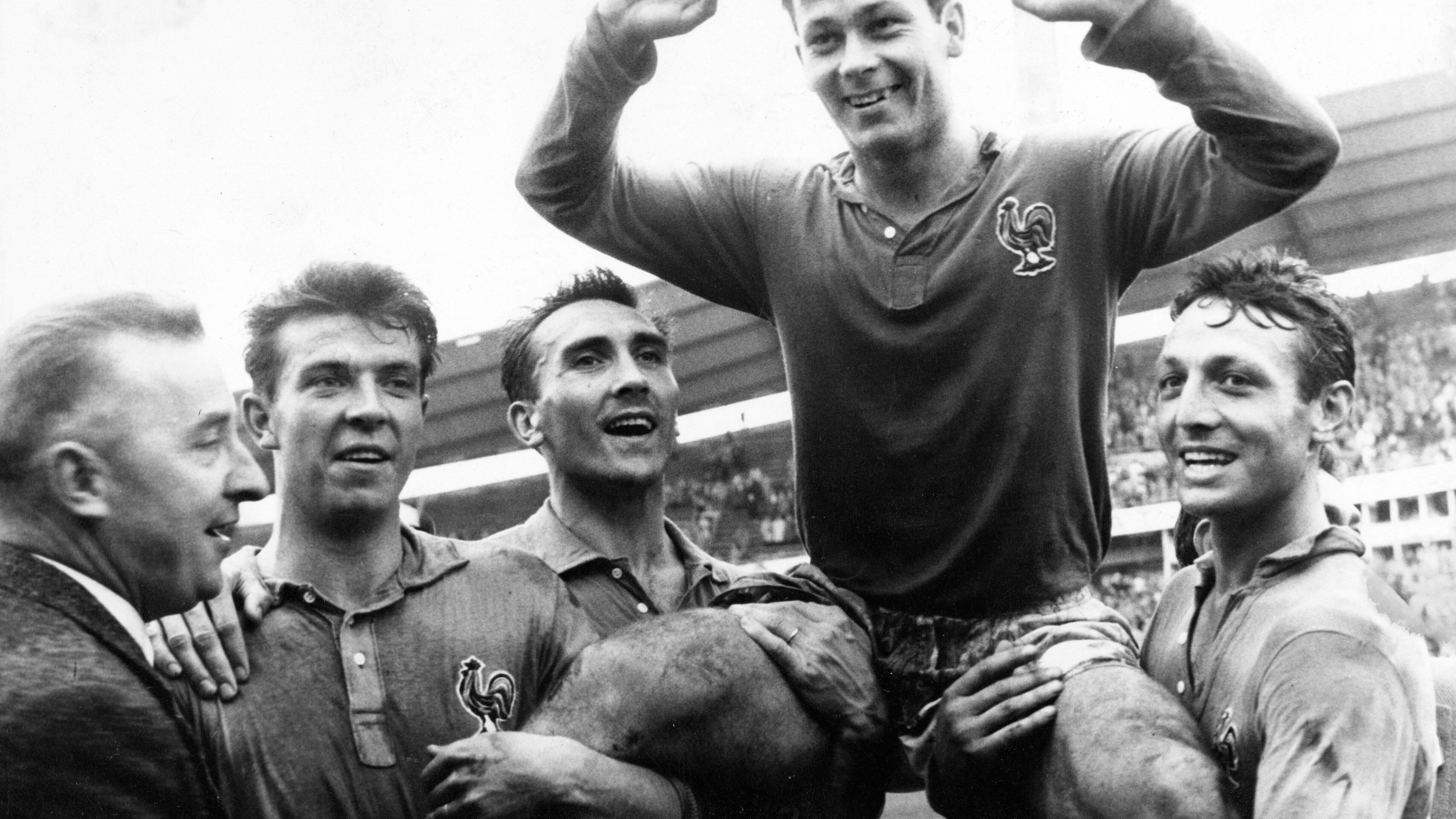 <strong>Just Fontaine</strong><br>Der frühere französische Nationalspieler und WM-Torschützenkönig wurde 89 Jahre alt. Er starb am 1. März.