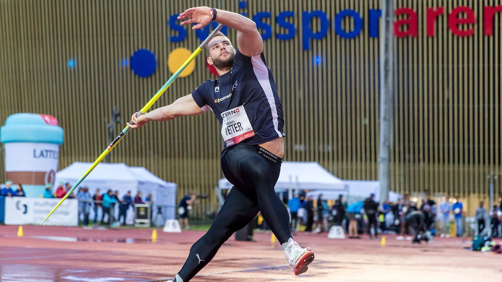 
                <strong>Johannes Vetter (Speerwurf)</strong><br>
                Der Dominator mit dem Speer ist klarer Favorit auf Gold und alles andere wäre wohl auch für Vetter selbst eine kleine Enttäuschung. Schließlich hat er in dieser Saison die Konkurrenz dominiert und dabei sogar teilweise in Weltrekord-Nähe geworfen. 
              