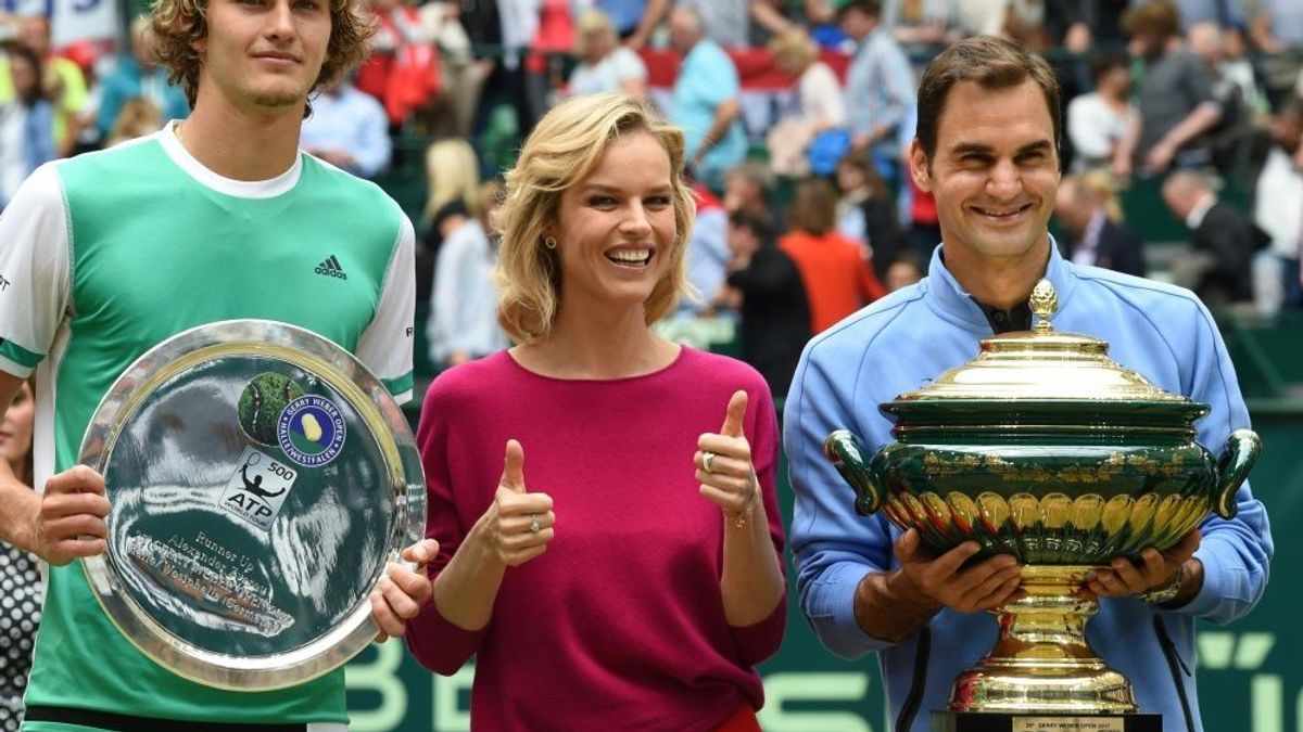 Zverev (l.) verlor das Finale von Halle gegen Federer