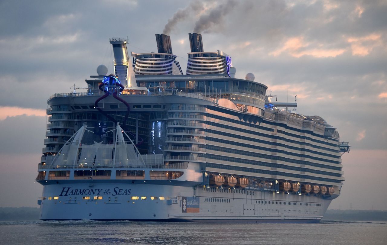 Ein Bett aus Luftblasen senkt den Fahrtwiderstand und damit den Verbrauch der "Harmony of the Seas" im Vergleich zum Vorgängerschiff um ein Fünftel.