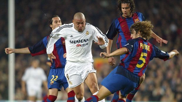 
                <strong>Ronaldo</strong><br>
                Ronaldo - Wechsel von Barca zu Real und von Inter Mailand zu AC Mailand: Mit Vereinsloyalität hatte es Ronaldo in seiner aktiven Zeit nicht so. Innerhalb von zehn Jahren schaffte er es, sich sowohl in Spanien als auch Italien unbeliebt zu machen. Nachdem er bis 1997 beim FC Barcelona spielte, wechselte er zu Inter Mailand. Weitere fünf Jahre später kehrte er zurück und ging zu den "Königlichen". 2007 wollte er noch einmal was neues versuchen - und lief beim AC Mailand auf.
              
