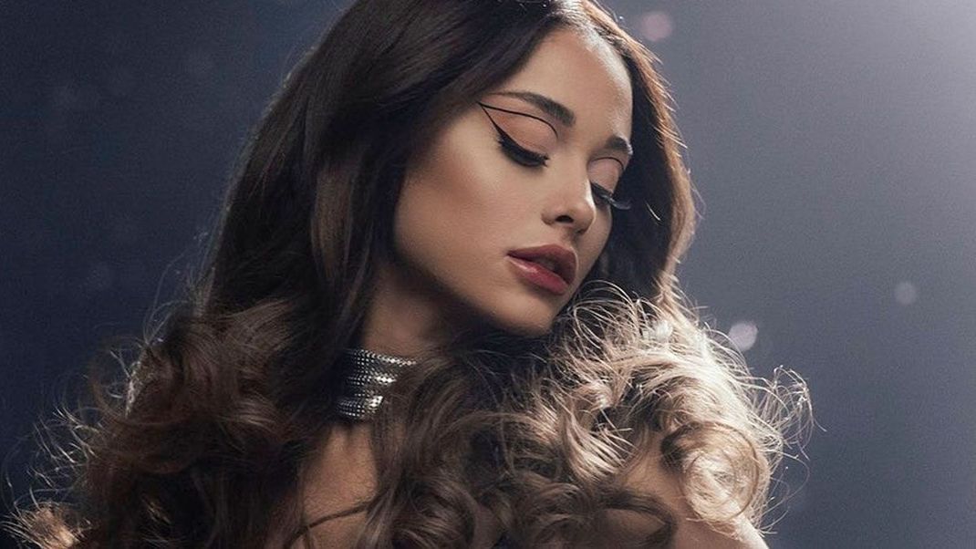 R.E.M. – ein Song aus ihrem letzten Studioalbum. Jetzt launcht Superstar Ariana Grande ihre eigene Make-up Linie mit demselben Titel!