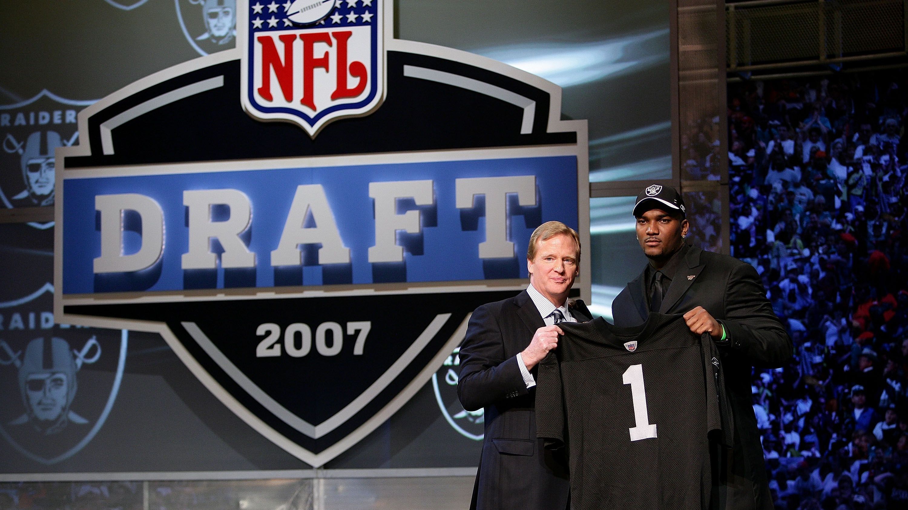 <strong></strong><strong>Einen Nummer-1-Pick: Las Vegas Raiders</strong><br>2007 (JaMarcus Russell)