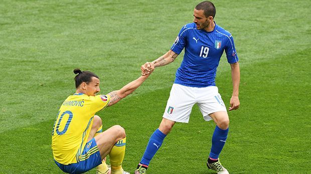 
                <strong>Leonadro Bonucci</strong><br>
                Leonadro Bonucci: In der italienischen Abwehrzentrale strahlt er wie gewohnt Sicherheit aus. Seine spieleröffnenden Bälle können aber kaum für Impulse in der Offensive sorgen. ran-Note: 3
              