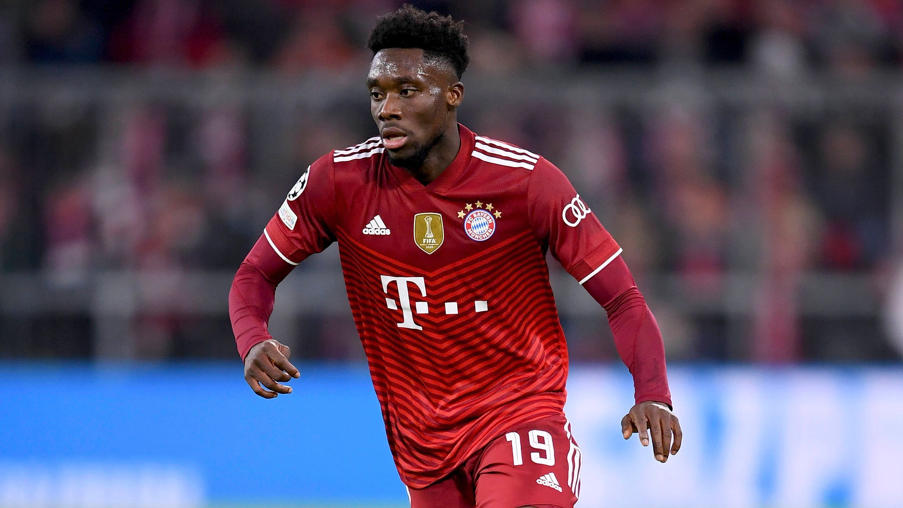 
                <strong>Alphonso Davies</strong><br>
                An seinem 21. Geburtstag zunächst nicht so offensivfreudig wie gewohnt, sein Distanzschuss nach 18 Minuten ist seine erste nennenswerte Offensivaktion, gleich danach auch defensiv mit einer wichtigen Aktion. Flitzt seinen Gegenspielern immer wieder davon, dabei aber nicht so stark, wie Coman auf der anderen Seite. Nach der Pause mit einer tollen Vorarbeit für Sane zum 3:1. Nach 64 Minuten ist Schluss für den Kanadier.  ran-Note: 2
              