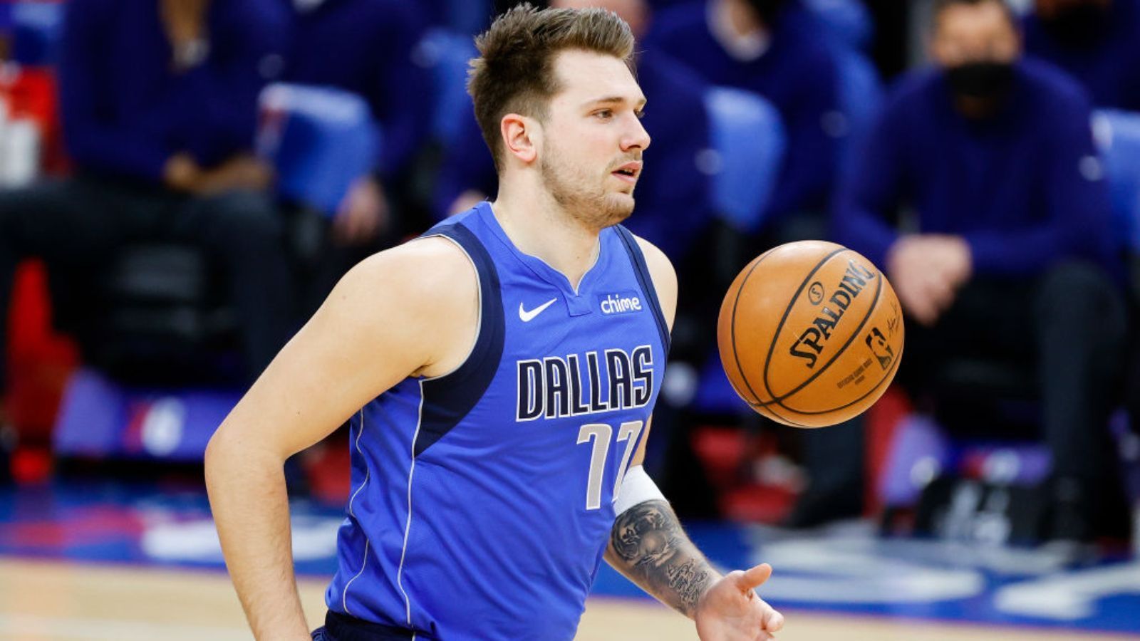 
                <strong>Luka Doncic (Dallas Mavericks/Starter)</strong><br>
                 - Punkte: 28,6 - Rebounds: 8,4 - Assists: 9,0 - All-Star-Nominierungen: 2
              