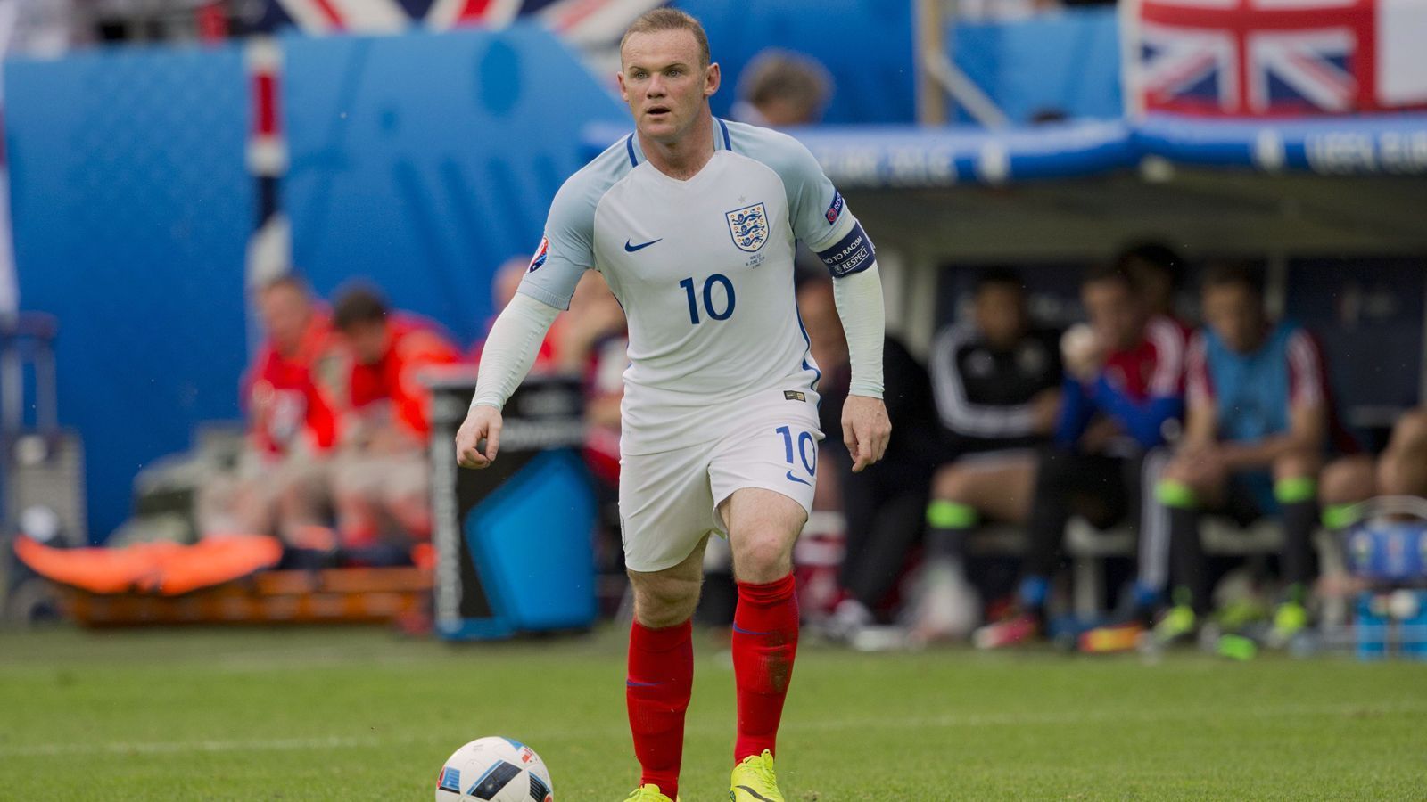
                <strong>England: Wayne Rooney</strong><br>
                &#x2022; Länderspiel-Tore: 53<br>&#x2022; Länderspiele: 120<br>
              
