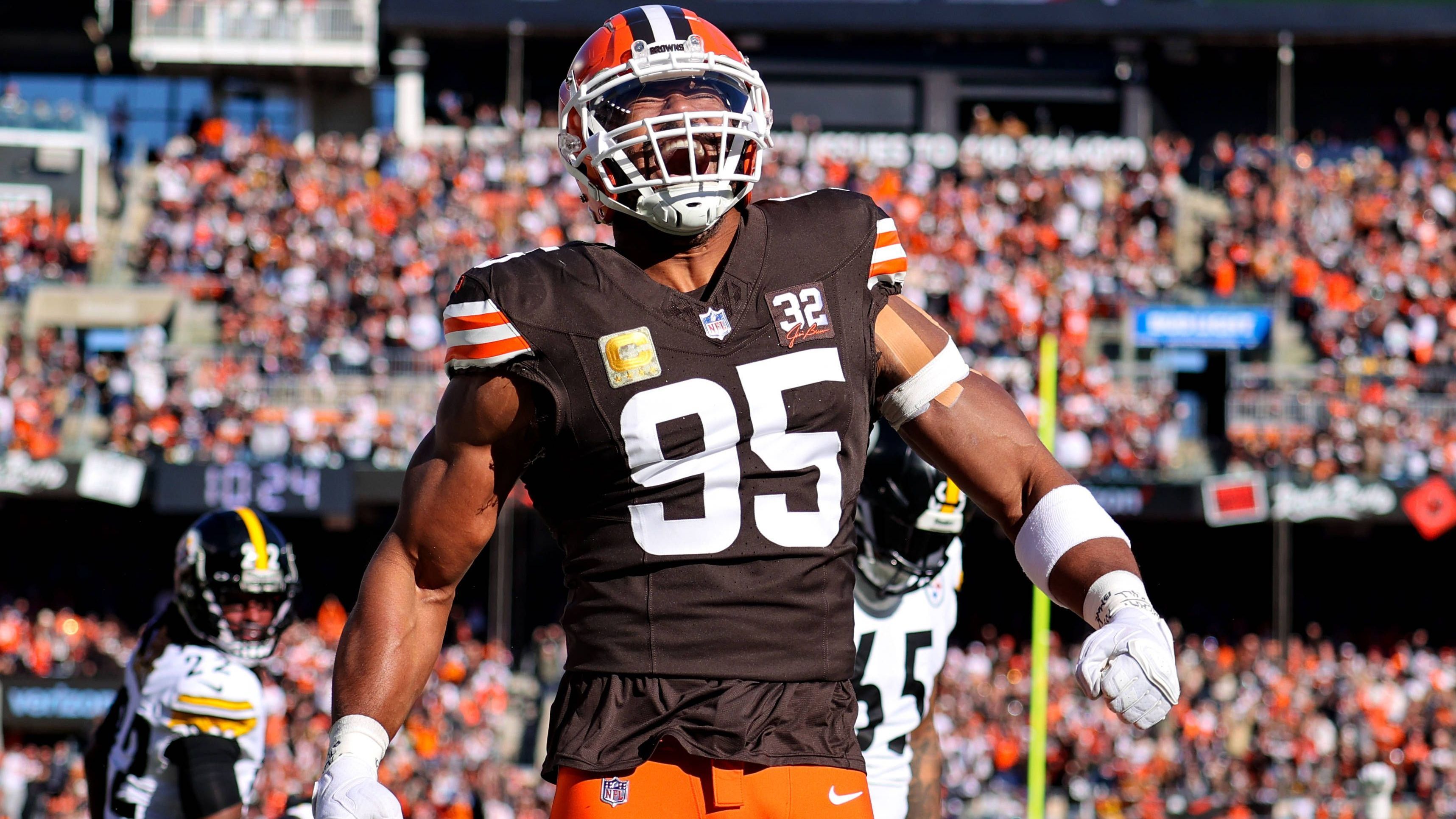 <strong>Platz 14: Cleveland Browns (Vorwoche: 11)</strong><br>Nur weil die Browns in der Vorwoche so einen großen Vorsprung an Plätzen hatten, bleiben sie vor den Rams. Bereits in der zweiten Woche in Folge lässt die Top-Einheit um Defensive End Myles Garrett 29 oder mehr Punkte zu. Ein besorgniserregender Trend. Aus der MVP-Konversation, in der er zwischenzeitlich steckte, hat er sich so oder so bereits verabschiedet.