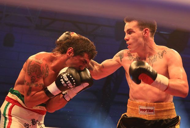 
                <strong>Felix Lamm vs. Stephane Benito (FRA)</strong><br>
                Bei der Super-Fight-Night sorgten die SES-Kämpfer für einen aus deutscher Sicht sehr erfolgreichen Tag. Dafür verantwortlich war auch Felix Lamm. Gegen den erfahrenen Spanier Stephane Benito kam er zu einem nie gefährdeten Punktsieg.
              