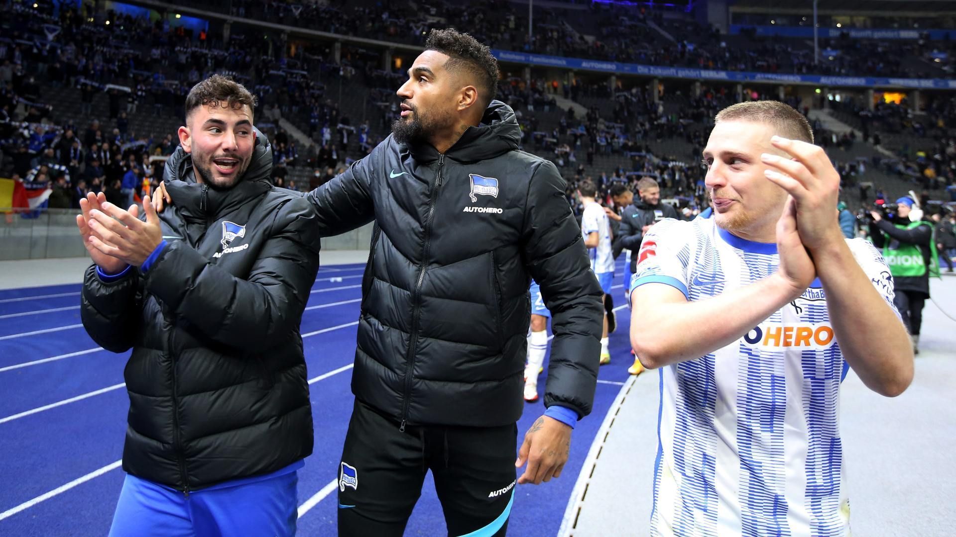 
                <strong>Gewinner: Hertha BSC</strong><br>
                Schön war es sicherlich nicht, doch so langsam aber sicher kämpft sich Hertha BSC zurück in diese Saison. Gegen Borussia Mönchengladbach gelang der Mannschaft von Pal Dardai ein 1:0-Arbeitssieg und damit der zweite Dreier in Folge. "Wir sind heute sehr glücklich. Mannschaft, Publikum, Führung - alle sind ruhig und glücklich, das ist gut für Hertha BSC und auch gut für die Stadt", erklärte der glückliche Übungsleiter nach dem Spiel. Tatsächlich dürfte nach dem Horrorstart erstmal etwas Ruhe in der Hauptstadt einkehren. Die "Alte Dame" überholt durch den Sieg die Gladbacher und klettert auf den zehnten Platz. 
              