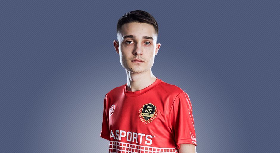 
                <strong>Marcel "Marlut" Lutz (Deutschland)</strong><br>
                Noch keinen ganzen Monat spielt "Marlut" beim VfB Stuttgart, da repräsentiert er den Bundesligisten auch schon beim FIWC in London.
              