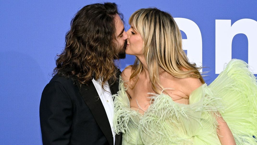 Tom Kaulitz und Heidi Klum sind seit sechs Jahren ein Paar. Jetzt erinnert sich der Sänger an die sehr intensive Kennenlern-Phase.