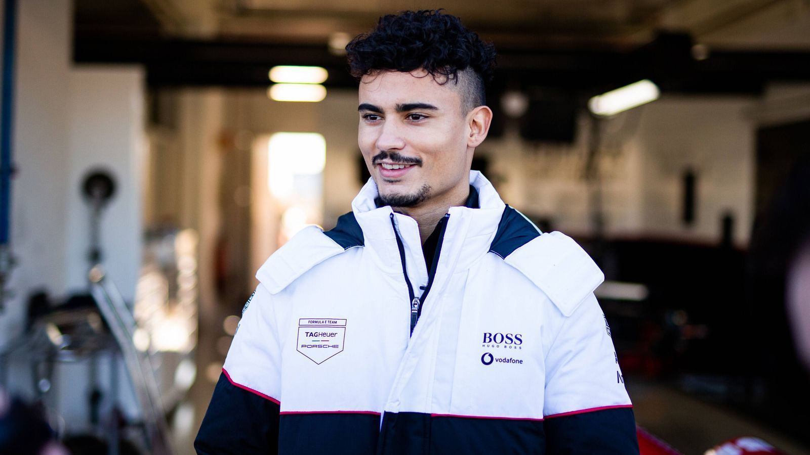 
                <strong>Pascal Wehrlein (2018 bis heute)</strong><br>
                &#x2022; 2018/19: Mahindra Racing, Platz 12 - <br>&#x2022; 2019/20: Mahindra Racing (1-5), Platz 18 -<br>&#x2022; 2020/21: TAG Heuer Porsche, Platz 11 -<br>&#x2022; 2021/22: TAG Heuer Porsche, Platz 10<br>&#x2022; 2023: TAG Heuer Porsche<br>
              