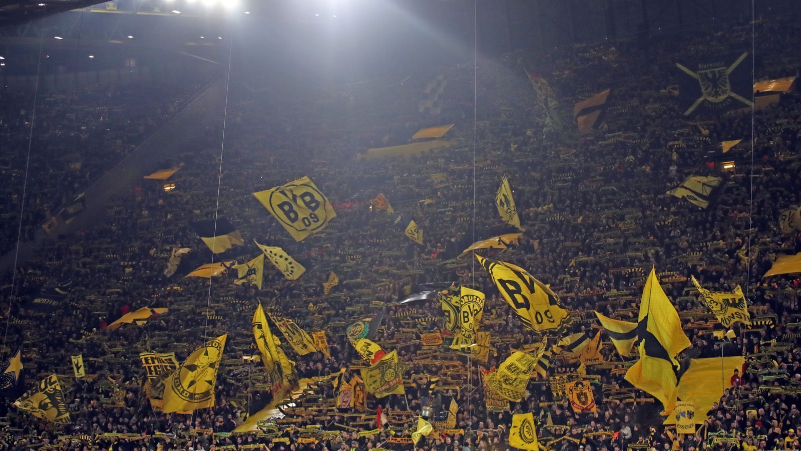 
                <strong>Borussia Dortmund: 12,5 bis 15 Millionen Euro Verlust </strong><br>
                Heimspiele: 5Verlust pro Geisterspiel: 2,5 bis 3 Millionen Euro
              