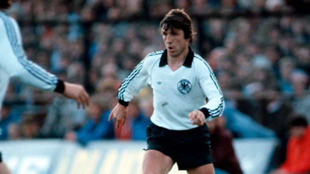 
                <strong>Klaus Fischer</strong><br>
                Platz 12: Klaus Fischer. 32 Tore, 45 Spiele, Tore/Spiele: 0,711
              