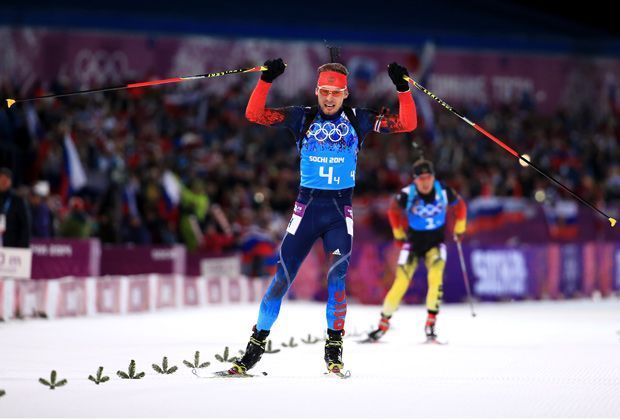 
                <strong>Biathlon, Staffel, Herren - Gold - Russland</strong><br>
                Der Schlussläufer Anton Shipulin bringt den Sieg nach Hause. Zurecht feiern lassen sich auch seine Teamkollegen Alexey Volkov, Evgeny Ustyugov, Dmitry Malyshko.
              