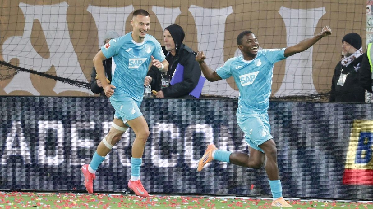 Tor-Premiere: Bazoumana Toure (rechts)