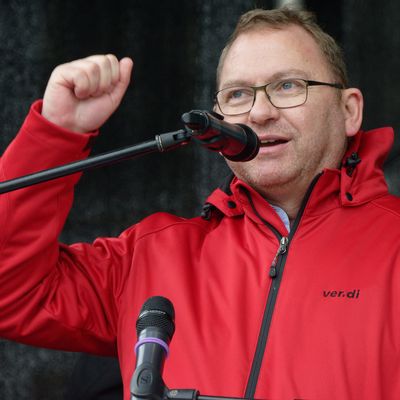 Verdi-Chef Werneke kündigt weitere Warnstreiks an.
