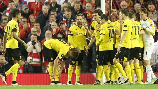 
                <strong>Einzelkritik Liverpool-Dortmund</strong><br>
                Last-Minute-K.o. für Borussia Dortmund! Liverpool dreht einen 1:3-Rückstand und steht nach einem sagenhaften 4:3-Erfolg im Halbfinale der Europa League. Die Anfield Road hat ihrem Ruf wieder alle Ehre gemacht. Im neuen Wohnzimmer von Ex-Trainer Jürgen Klopp überzeugte dabei vor allem ein deutscher Nationalspieler, während die Defensive wackelt. Die Einzelkritik der Dortmund-Spieler.
              