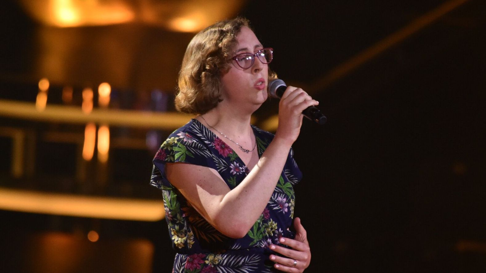 Marlene Bellissimo (29) aus Berlin singt "Dream A Little Dream" von Ozzie Nelson - "Mein liebstes Hobby ist das Sammeln von alten Schelllackplatten, insbesondere von Schlagerplatten.“