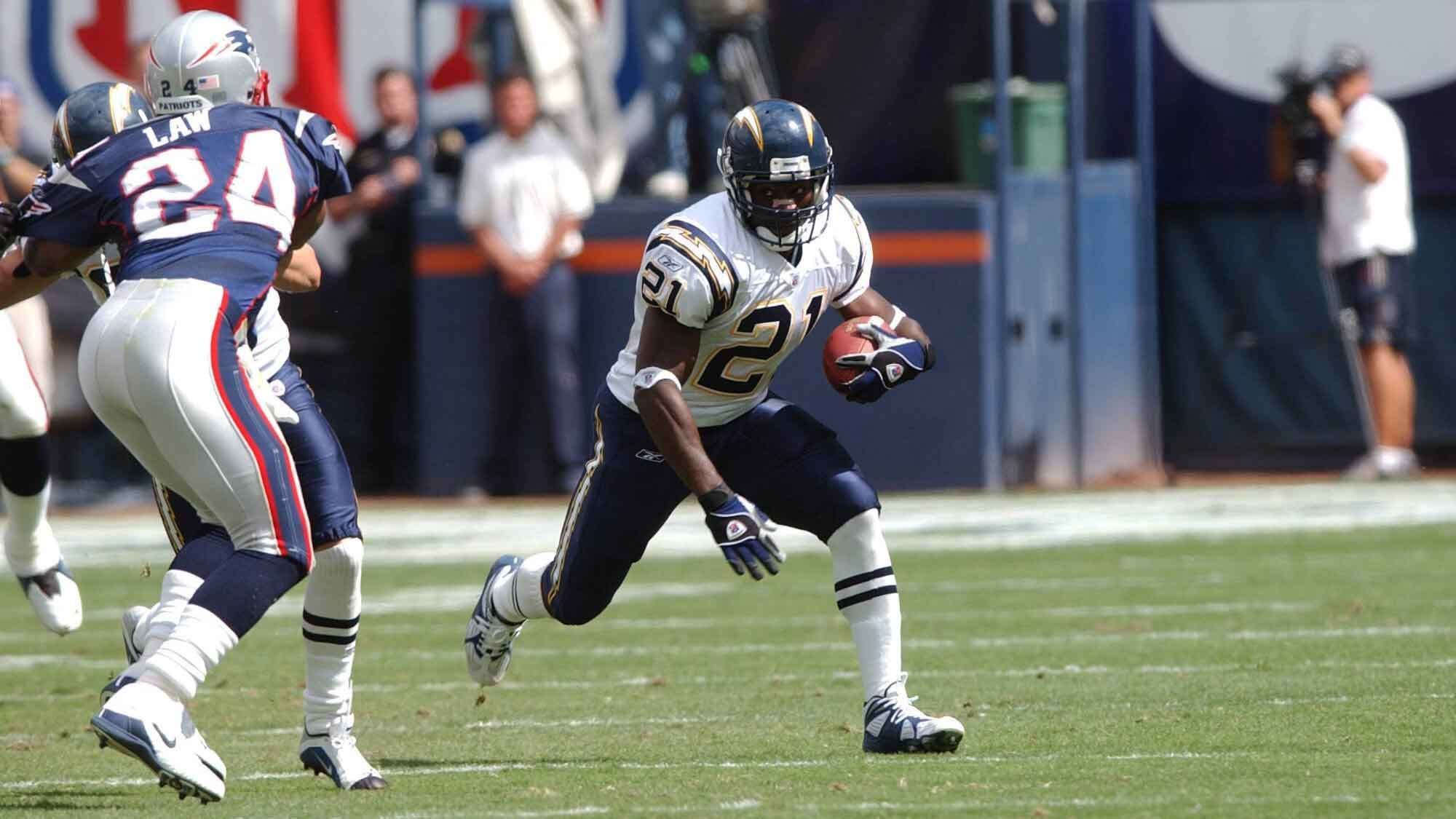 
                <strong>Los Angeles Chargers: LaDainian Tomlinson</strong><br>
                12.490 Yards bei 2.880 Runs - 138 Touchdowns
              