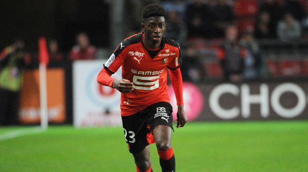 
                <strong>Ousmane Dembele (Stade Rennes)</strong><br>
                Ousmane Dembele (Stade Rennes): Nach Aussagen der "Ruhr Nachrichten" und des "kicker" sollen sich Ousmane Dembele und die Borussia schon längst einig sein. Das französische Offensivtalent würde demnach im Sommer nach Dortmund wechseln, was sein Berater jedoch über die englische Webseite "Sport Witness" noch dementierte. Der 18-Jährige wäre für die Außen eingeplant.
              