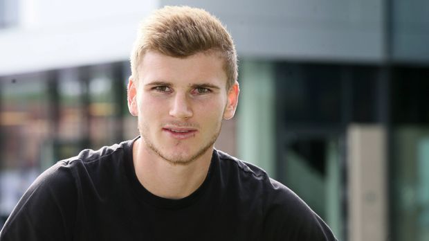 
                <strong>Timo Werner (RB Leipzig)</strong><br>
                Timo Werner (20) für zehn Millionen Euro vom VfB Stuttgart zu RB Leipzig.
              
