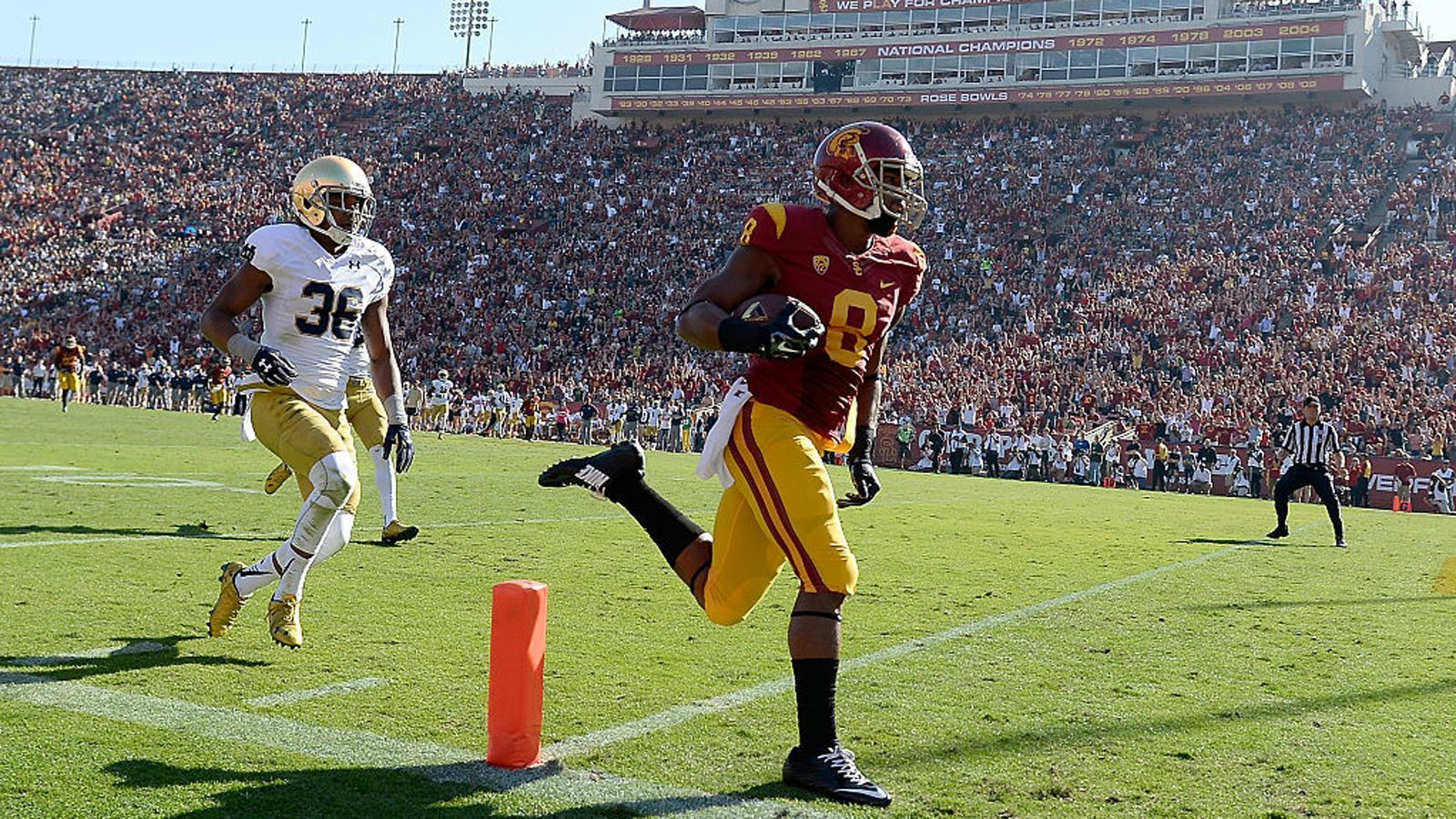 <strong>USC Trojans - Notre Dame Fighting Irish </strong><br>
                Seit dem Jahre 1926 duellieren sich die USC Trojans und die Notre Dame Fighting Irish miteinander. Daher handelt es sich ebenfalls um eine der ältesten Rivalitäten im College Football. Der Hauptgrund dafür, dass dieses Spiel das ganze Land in den Bann zieht, ist der sportliche Erfolg der beiden Universitäten.&nbsp;