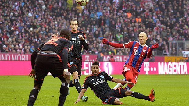 
                <strong>Bundesliga: FC Bayern München - HSV 8:0</strong><br>
                Bundesliga: FC Bayern München - HSV 8:0.  Am 14. Februar 2015 präsentierten sich die Münchner gegen das damalige Kellerkind erneut eiskalt. Ein verwandelter Elfmeter von Thomas Müller eröffnete das Münchner Torspektakel, an dem sich auch Arjen Robben (Foto), Mario Götze, Franck Ribery, Robert Lewandowski und Claudio Pizarro beteiligten. Der Rekordmeister dominierte das Spiel und ließ nicht einmal den Hamburger Ehrentreffer zu. Damit zählt der HSV wohl zu den Lieblingsgegnern der sowieso schon torverwöhnten Bayern.
              