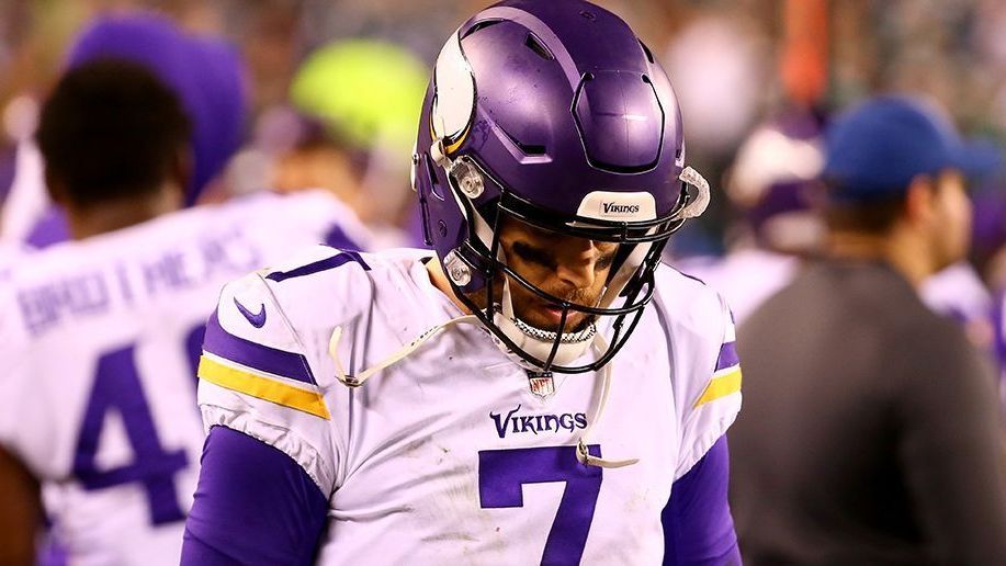 <strong>Vikings vom historischen Home-Super-Bowl abgehalten</strong><br>
                Sie hätten es 2017 schaffen können. Als erste Franchise überhaupt hätten die Minnesota Vikings den Super Bowl im eigenen Stadion austragen können. Und was wäre es für eine Geschichte gewesen: Nicht nur gewannen sie mit Backup Case Keenum die NFC North, in der Divisional Round folgte das "Minneapolis Miracle" gegen die New Orleans Saints. "Diggs, Sideline, Touchdown, unbelievable" und Gänsehaut am Po bei Markus Kuhn. Nur einen Sieg waren sie vom Super Bowl entfernt. Die Eagles hatten jedoch andere Pläne und gewannen das Championship-Game mit 38:7. Herzlos. Einfach nur herzlos! Stattdessen war Tom Brady der erste Quarterback, der einen Super Bowl zu Hause spielen durfte. Ausgerechnet ...