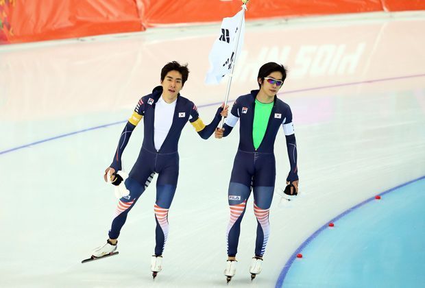 
                <strong>Eisschnelllauf, Teamverfolgung, Herren - Silber - Südkorea</strong><br>
                Am Ende reicht es für die Südkoreaner Hyong-Jun Joo, Cheol-Min Kim und Seung-Hoon Lee nur zu Silber.
              