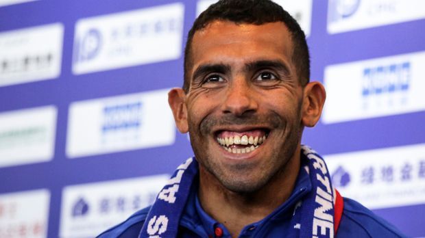 
                <strong>Platz 15: Carlos Tevez (Shanghai Shenhua)</strong><br>
                Platz 15: Carlos Tevez (Shanghai Shenhua): 22 Mio. Euro
              