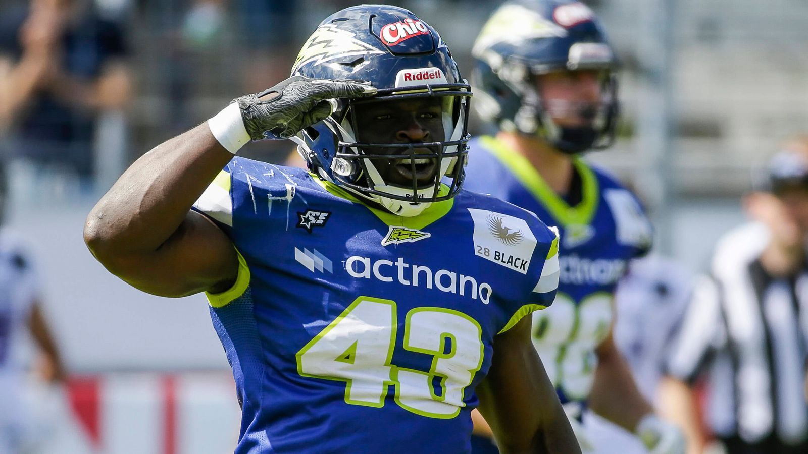 
                <strong>Precious Ogbevoen (Galaxy - Surge - Raiders)</strong><br>
                Der Linebacker gewann 2021 mit der Frankfurt Galaxy die Meisterschaft in der ELF. In der Saison darauf erlebte er das sportliche Gegenteil, als er mit Stuttgart Surge kein einziges Spiel gewinnen konnte. Dabei war er mit 84 Tackles und fünf Sacks noch einer der Lichtblicke. 2023 soll er diese Qualitäten bei den Raiders Tirol einbringen.
              