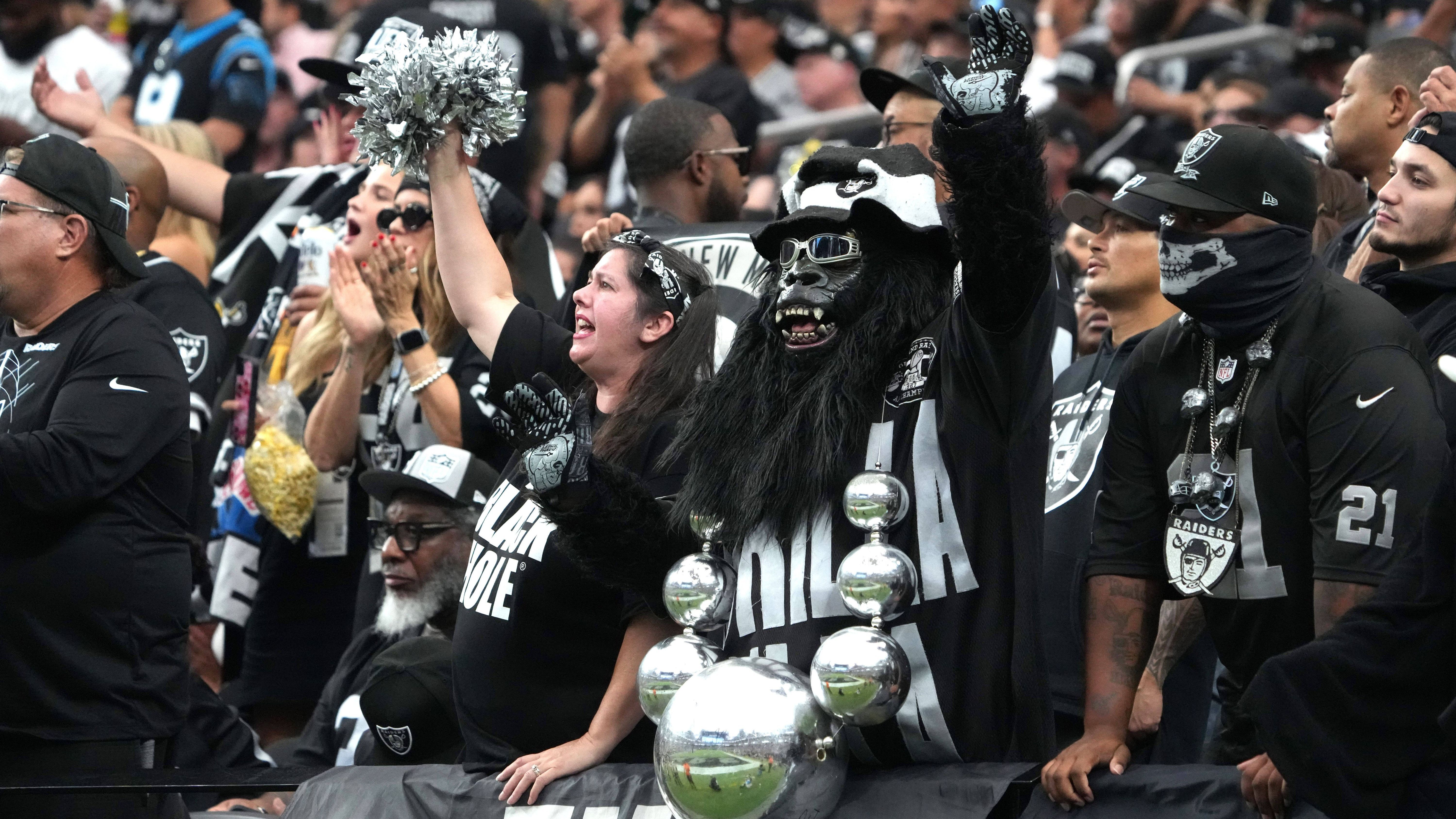 <strong>Oakland / Las Vegas Raiders (5 Spiele im Ausland)</strong><br>- Spiele in London: 3 (2014; 14:38 vs. Miami Dolphins / 2018; 3:27 vs. Seattle Seahawks / 2019; 24:21 vs. Chicago Bears)<br>- Spiele in Mexiko: 2 (2016; 27:20 vs. Houston Texans / 2017; 8:33 vs. New England Patriots)<br>- Spiele in Deutschland: -<br>- Spiele in Brasilien: -