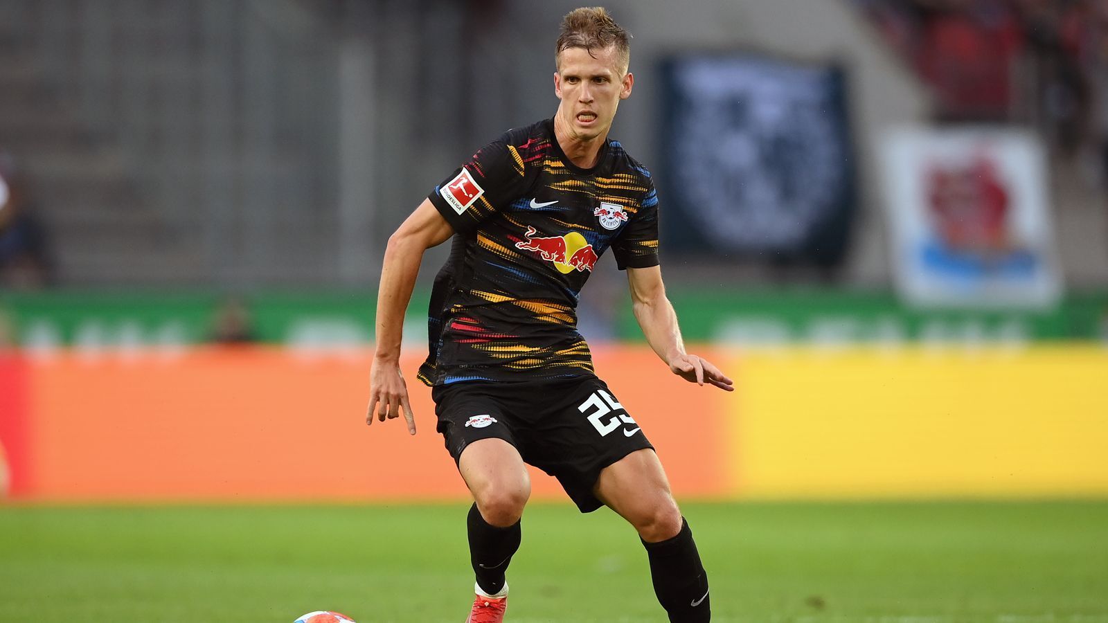 
                <strong>Dani Olmo (RB Leipzig)</strong><br>
                Bei RB Leipzig ist Dani Olmo einer der Pechvögel in der bisherigen Saison. Zunächst verpasste er wegen EM- und Olympia-Teilnahme die gesamte Vorbereitung, als er wieder in Leipzig war, musste er aufgrund von Verletzungen sehr oft aussetzen. Nun ereilte den Spanier Anfang 2022 auch noch eine Corona-Infektion. Aufgrund einer Muskelverletzung war der Einsatz des 23-Jährigen zum Rückrunden-Auftakt gegen den 1. FSV Mainz 05 ohnehin bereits fraglich. Ebenso werden Nordi Mukiele und Benjamin Henrichs aufgrund von Corona-Infektionen gegen den FSV ausfallen.
              