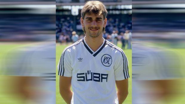 
                <strong>Oliver Kreuzer</strong><br>
                Oliver Kreuzer: Er ging drei Jahre vor seinem Namensvetter Oliver Kahn zu Bayern. 1985 bis 1991 diente er den Karlsruhern als Innenverteidiger.
              