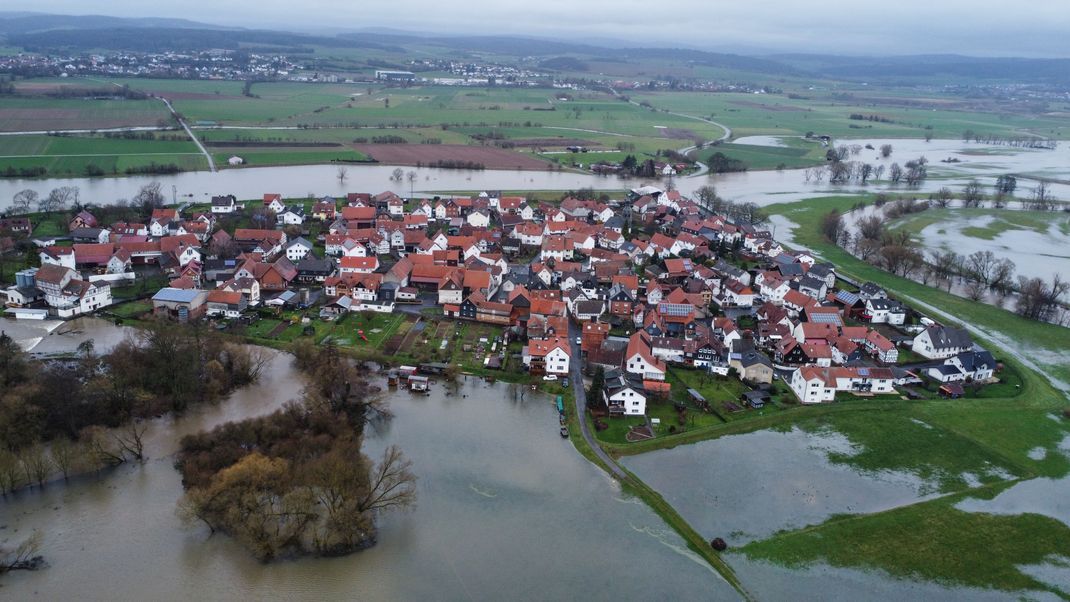 Die deutschen Versicherer warnen angesichts zunehmender klimabedingter Wetterextreme vor stark steigenden Beiträgen für Gebäudeversicherungen.