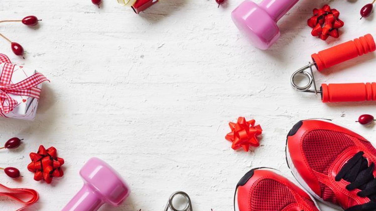 Geschenke für Sportbegeisterte – vom Shampoo bis zum Pulsmesser