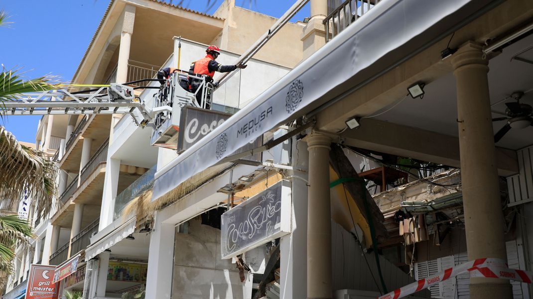 Zwei deutsche Frauen und zwei weitere Personen sind beim Einsturz des Restaurants an der Playa de Palma auf Mallorca ums Leben gekommen.