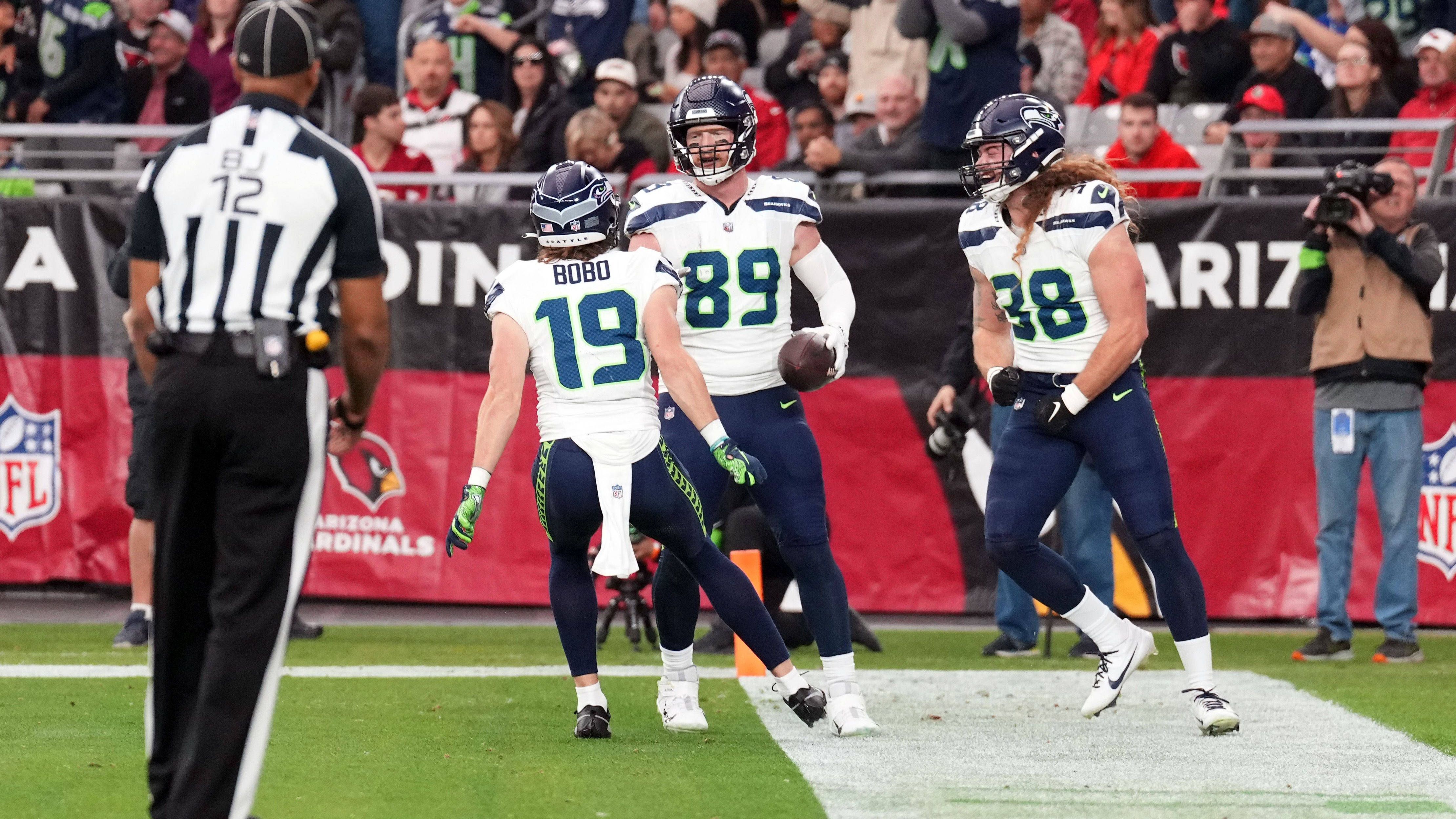 <strong>5. Platz: Seattle Seahawks - 111 <strong>Flaggen</strong></strong><br>Yards: 954