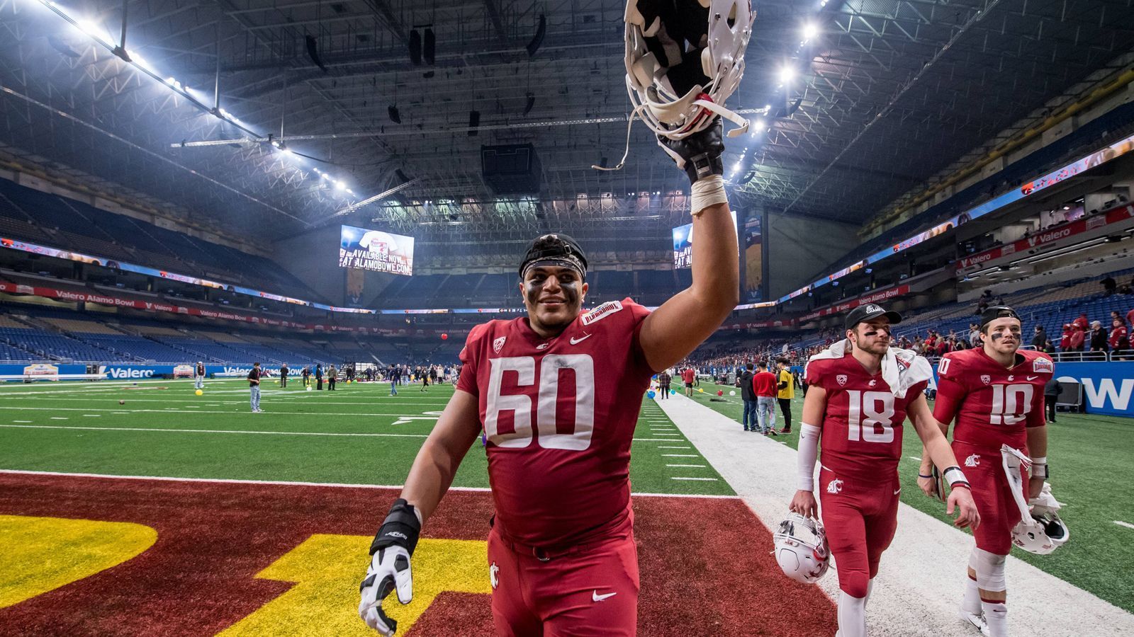 
                <strong>Andre Dillard (Tackle, Washington State)</strong><br>
                Bei der NFL-Combine hat Andre Dillard voll aufgetrumpft und war in fast allen Tests ganz vorne dabei. Er lief unter den O-Linern die viertschnellste Zeit im 40 Yard Dash, war zudem Bester im Broad Jump sowie 20-Yard-Shuttle und Zweitschnellster im 3 Cone Drill. Der 1,96 Meter große und 143 Kilogramm schwere Offensive Tackle erfüllt mit seinen langen Armen, seiner physischen Stärke, seiner Spielintelligenz und seiner Schnelligkeit alle Voraussetzungen und ist ein sicherer Kandidat für die 1. Runde.   
              