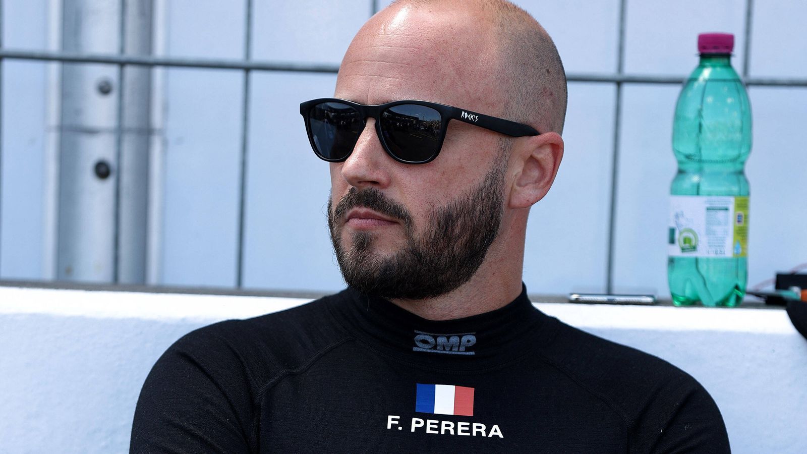 
                <strong>Franck Perera (SSR Performance)</strong><br>
                Franck Perera schnupperte bereits 2022 bei einem Gaststart für GRT DTM-Luft. Der 38 Jahre alte Lambo-Experte blickt auf eine langjährige Motorsport-Karriere zurück, besitzt enorme Erfahrung im GT-Sport. Seit 2018 ging Perera ununterbrochen im ADAC GT Masters an den Start. 2005 war der Franzose sogar kurzzeitig Formel-1-Testfahrer bei Toyota.
              