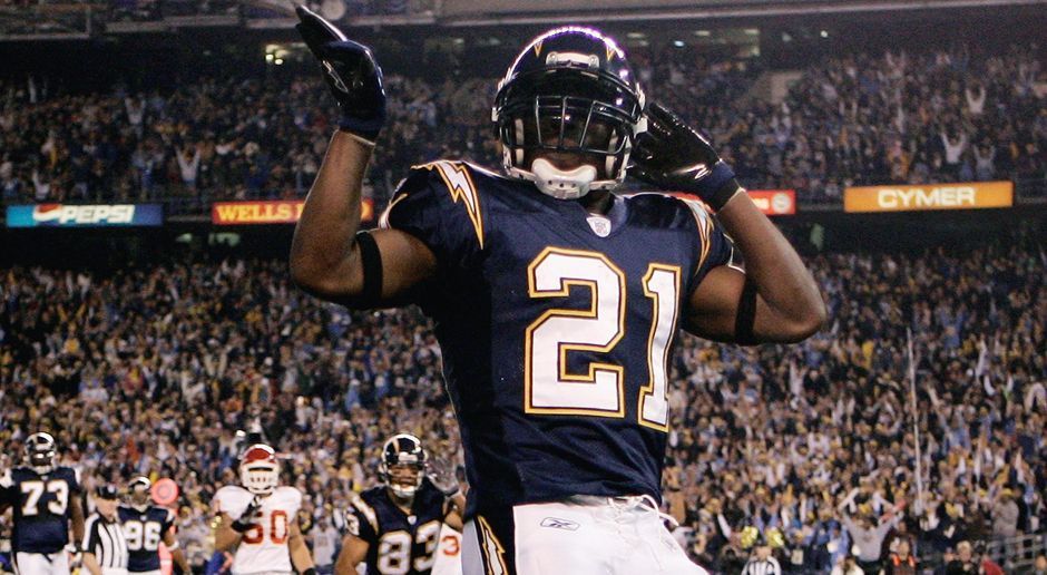 
                <strong>2006: LaDainian Tomlinson (San Diego Chargers)</strong><br>
                2006: LaDainian Tomlinson (San Diego Chargers)
              